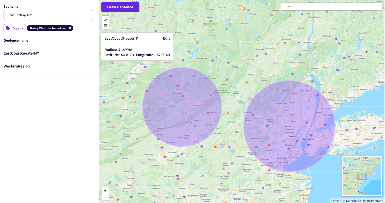 2 つのジオフェンスs"EastCoastGreaterNY"および"WesternRegion"を使用して設定されたジオフェンスで、マップ上に2 つの円が表示されます。