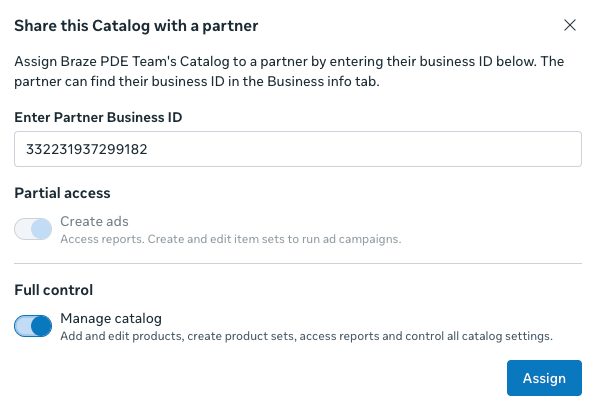 パートナービジネスIDを入力するフィールドと「Manage catalog」権限を割り当てるフィールドを含む、パートナーとカタログを共有するウィンドウ。