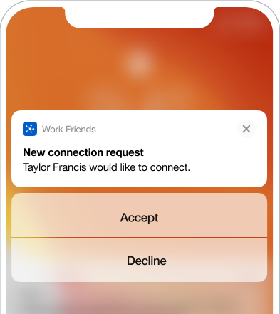「承認」と「辞退」の2つのプッシュアクションボタンが表示されたiOSプッシュ通知。